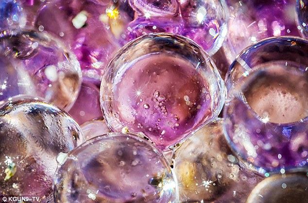 purple_spheres_2